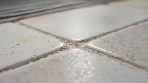 jaka fuga przy ogrzewaniu podłogowym